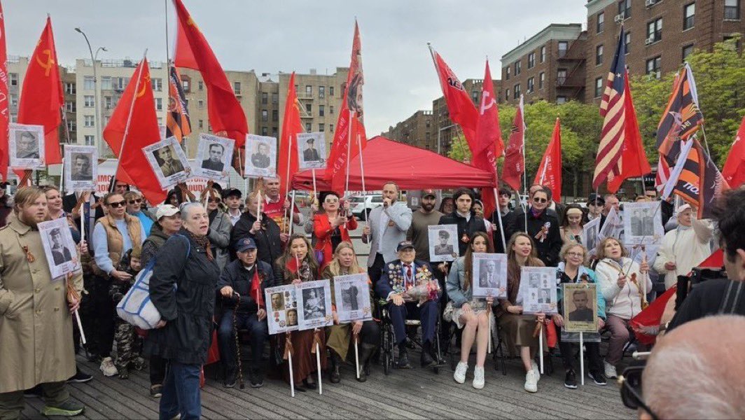 Comrade Lux tweet media