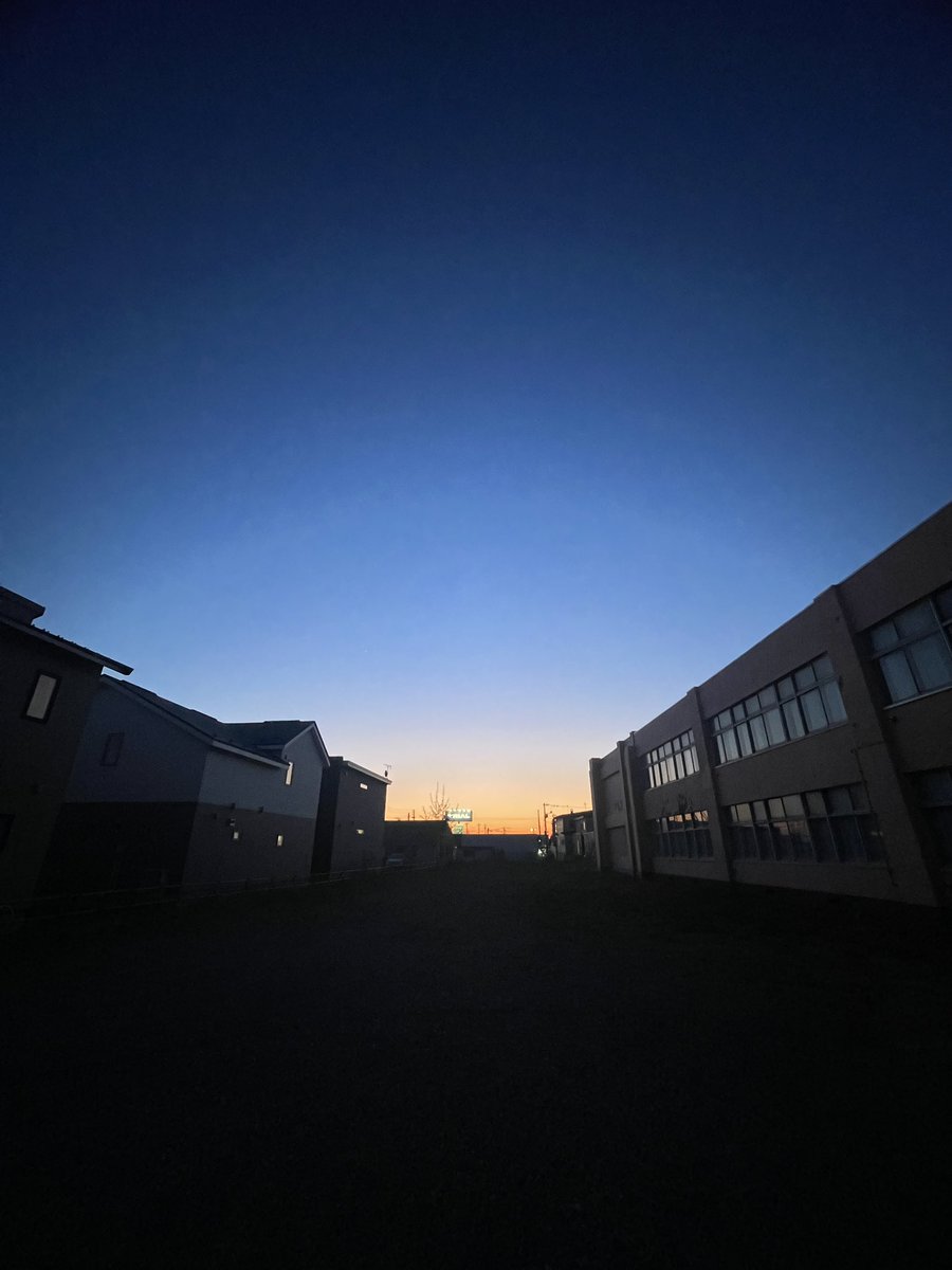 kushiroacademy's tweet photo. くしろアカデミー
青空も夕焼けもとてもいい

#釧路 #くしろアカデミー #空がステキ #夜はちょっと怖いか https://t.co/JTcc594G2Y