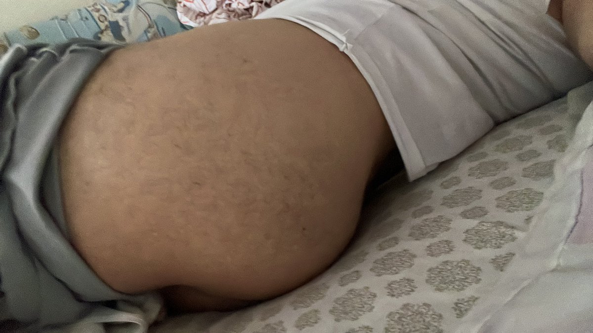 AbrahamValpyzv's tweet photo. En cama esperándote me acompañas? https://t.co/pM2hyBIeFR