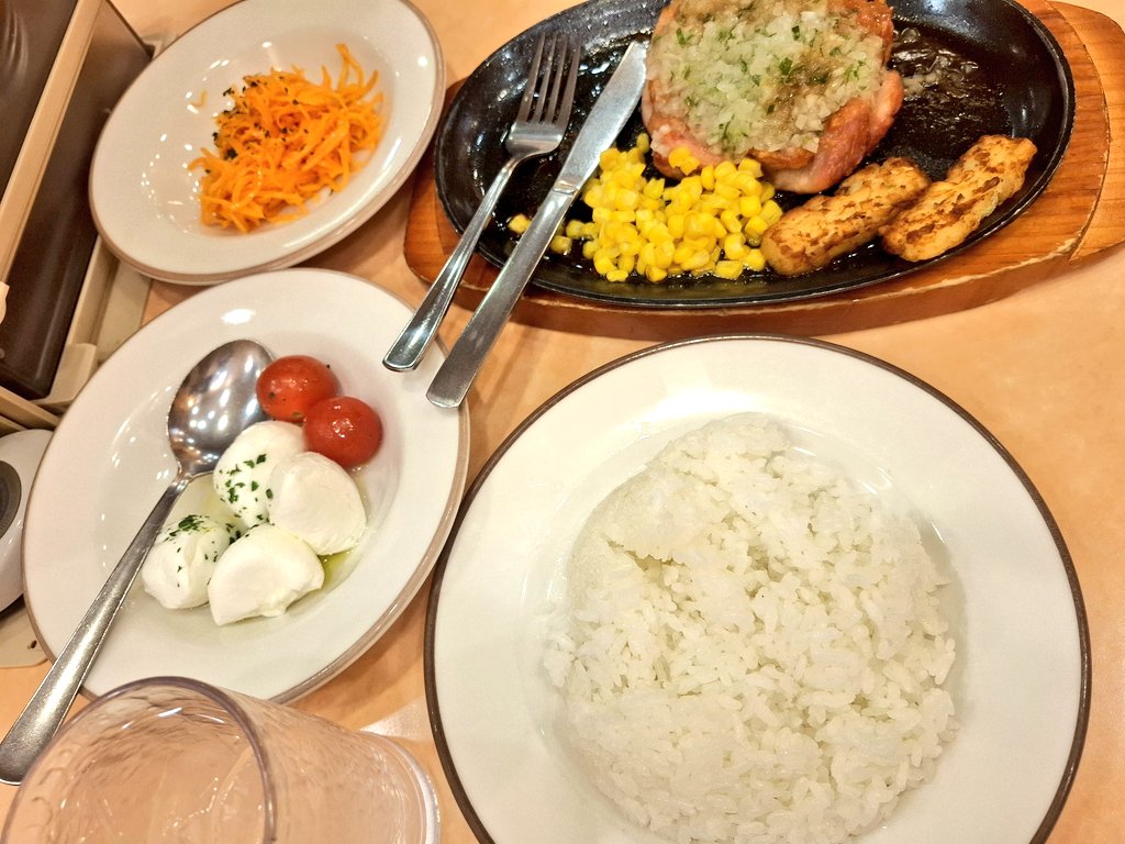 サイゼの若鶏のディアボラ風とチーズ焼きが取り扱い再開して嬉しすぎる！🍗