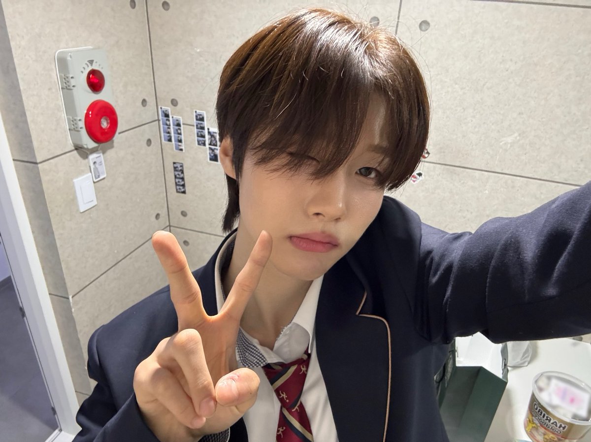히 tweet media