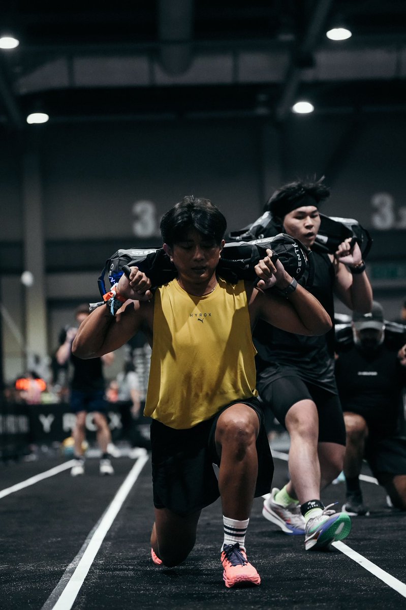 teachermark's tweet photo. Honestly so proud of myself for sticking to the grind. Training really proved that you cannot wing a race like this.  This taught me that commitment isn’t a feeling—it’s a choice you make every single morning. Definitely a wake-up call for the life choices! 😊💪🏽🫶🏼🔥💦 #hyrox https://t.co/W34wEE3Kdm