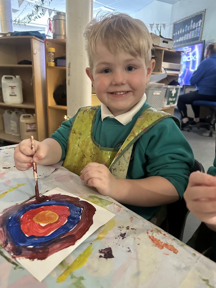 CPickeringPri's tweet photo. F2 are artists!! 🖌️ The children have currently been learning about an artist called ‘Wassily Kandinsky’ and have recreated a piece of his iconic work - they look awesome!!🙌 https://t.co/oLBmMiFGtM