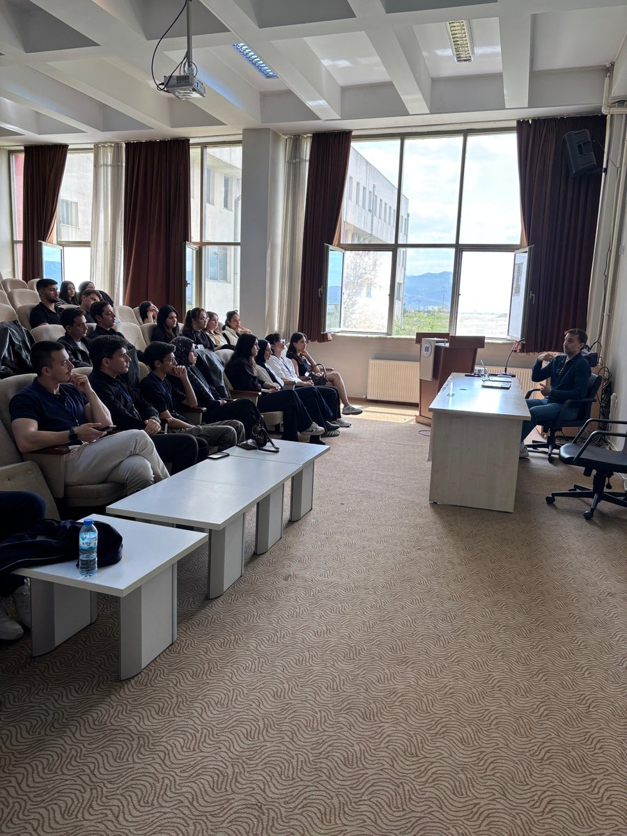 kocatepeuniv's tweet photo. Mühendislik Fakültesinde “Yapay Zeka’da Offensıve AI ve Search Teknolojileri” Anlatıldı.
Haberin devamı için⬇️ 

https://t.co/bXllWa20sO

@Karakas1969
#AfyonKocatepeÜniversitesi https://t.co/sgxzC2RAta