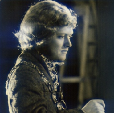 Wyfan2's tweet photo. #MichaelPennington, who passed away recently, appeared with #PatrickWymark twice in 1969 - as Laertes in the American tour of HAMLET starring #NicolWilliamson - and in THE JUDGE, as "a young barriester, destined to be another unrelenting judge" https://t.co/hHtHXHSg5t https://t.co/iS1VsgqPQG