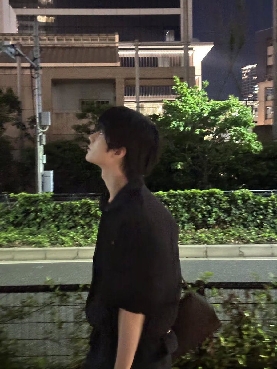 喉仏………