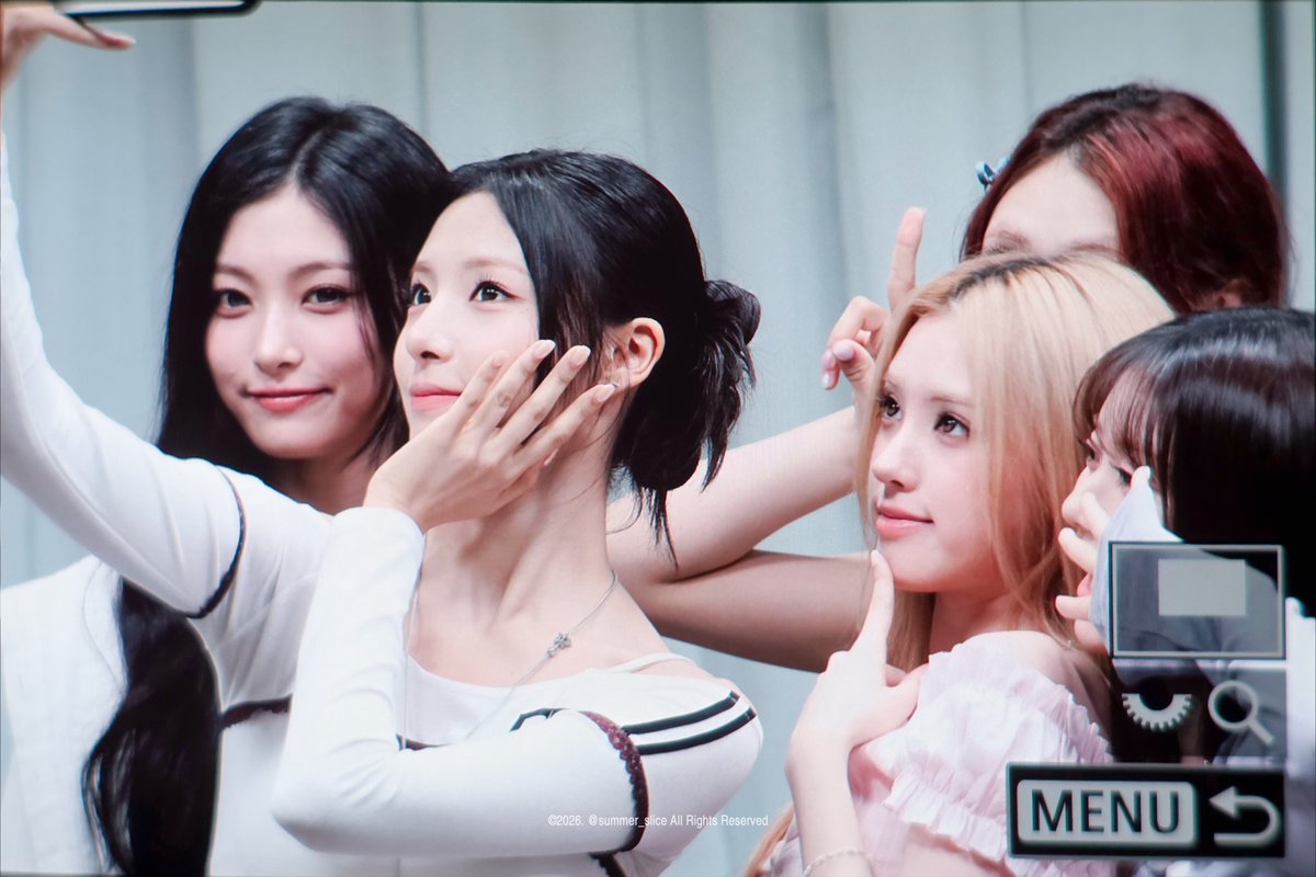 조각 tweet media
