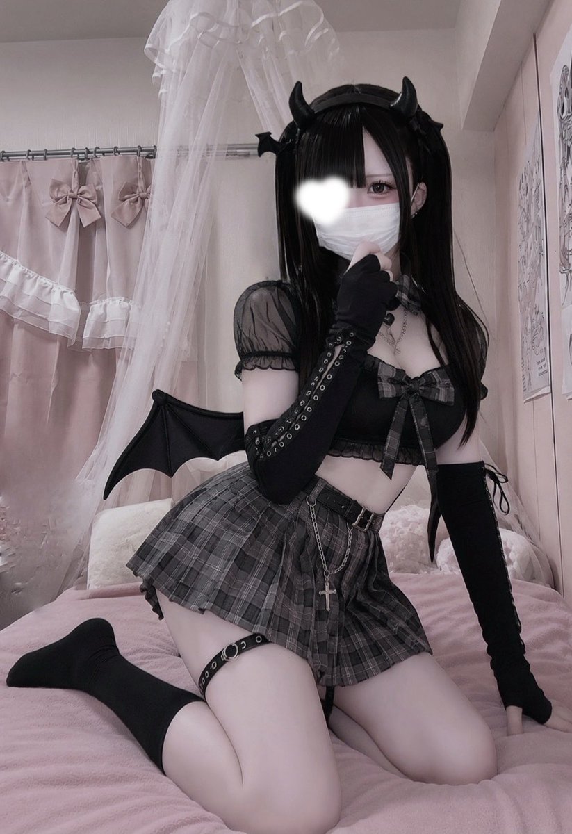 ラテ tweet media