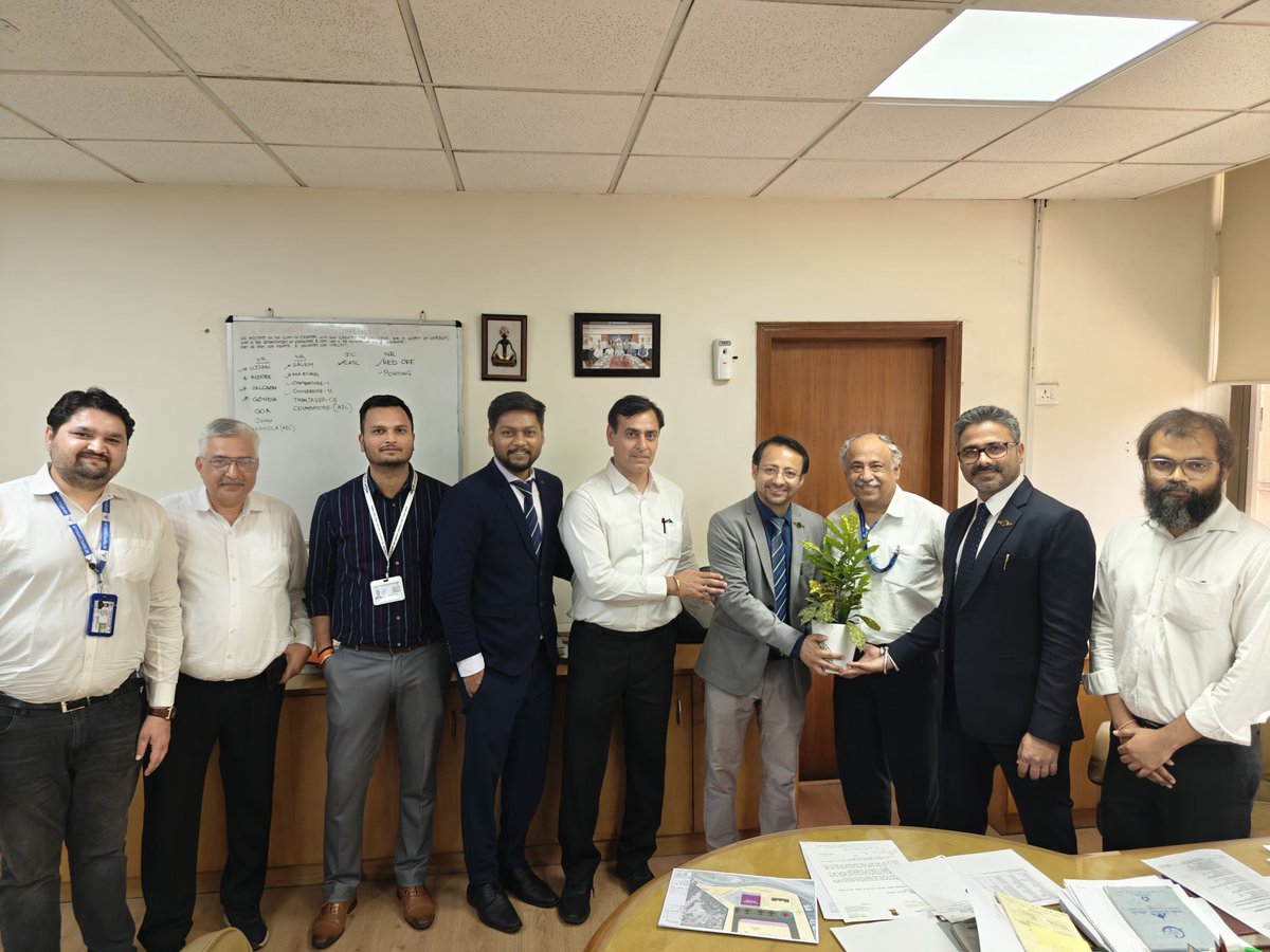 atcguildindia's tweet photo. New CEC of ATC Guild (I) formally met ED (Arch.) Shri S.K. Dey after takeover of responsibilities.
A positive step towards modern infrastructure and a stronger future for the ATM fraternity. โ๏ธ
#ATCIndia #ATM #ATCO #AAI #Aviation https://t.co/JitSR3Skal