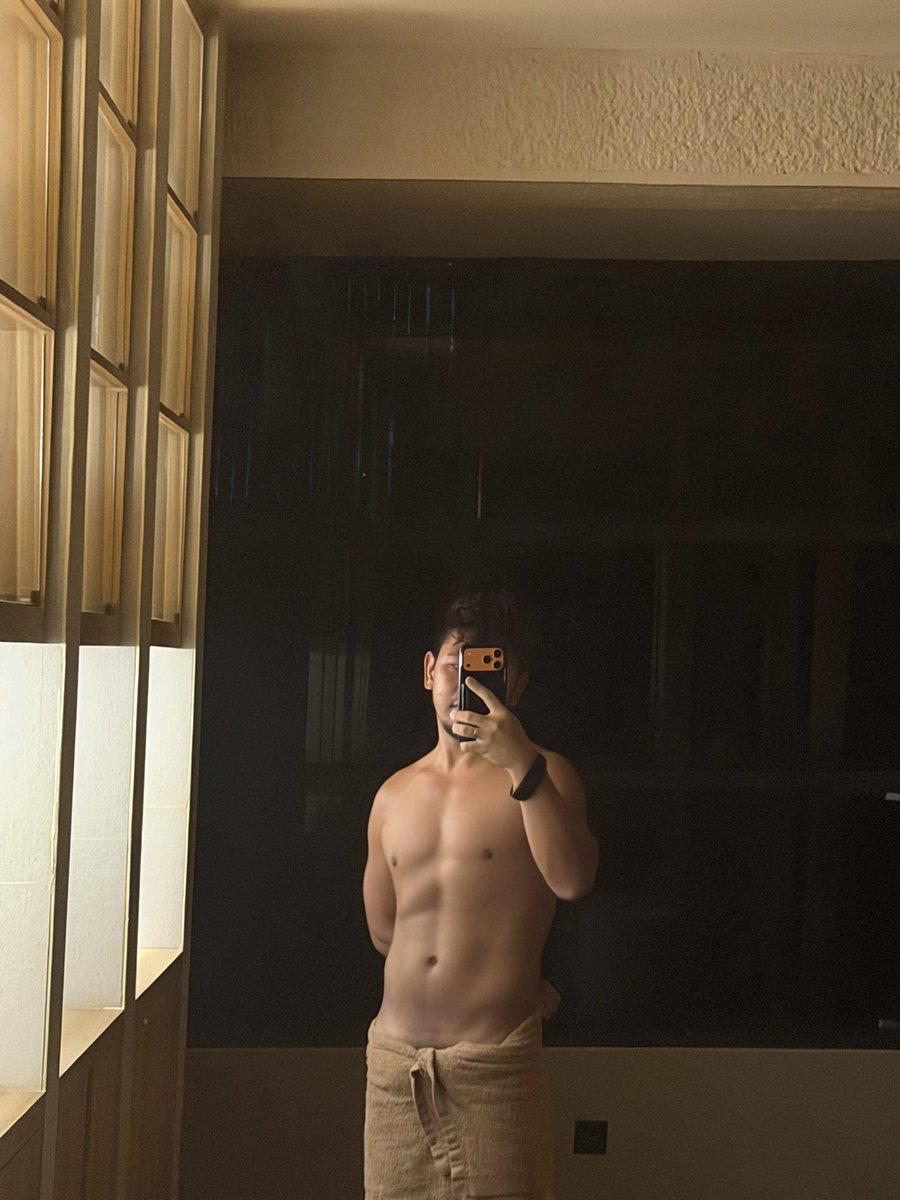 thefapbar's tweet photo. @4southhub 🥵🥵🥵 https://t.co/NFImzqasym