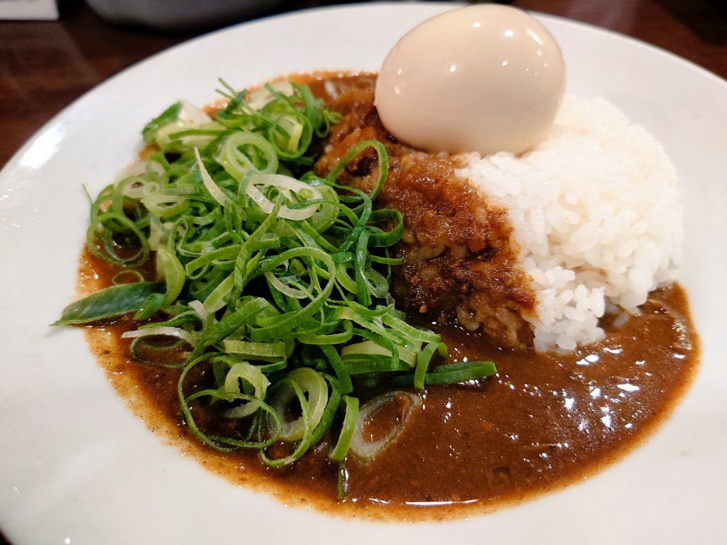 BOKU6ROCK's tweet photo. 神戸牛丼、神戸キーマカレー美味しかった！ https://t.co/KWo1m7zItr