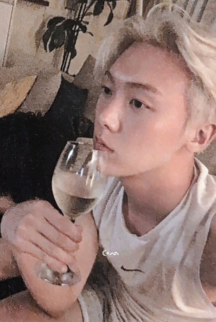 Good night Sanha 𔓘
with lots of love ♡ 
#윤산하 #GoodnightSanha
<a href="/YOONSANHA_offcl/">YOON SAN-HA OFFICIAL</a>