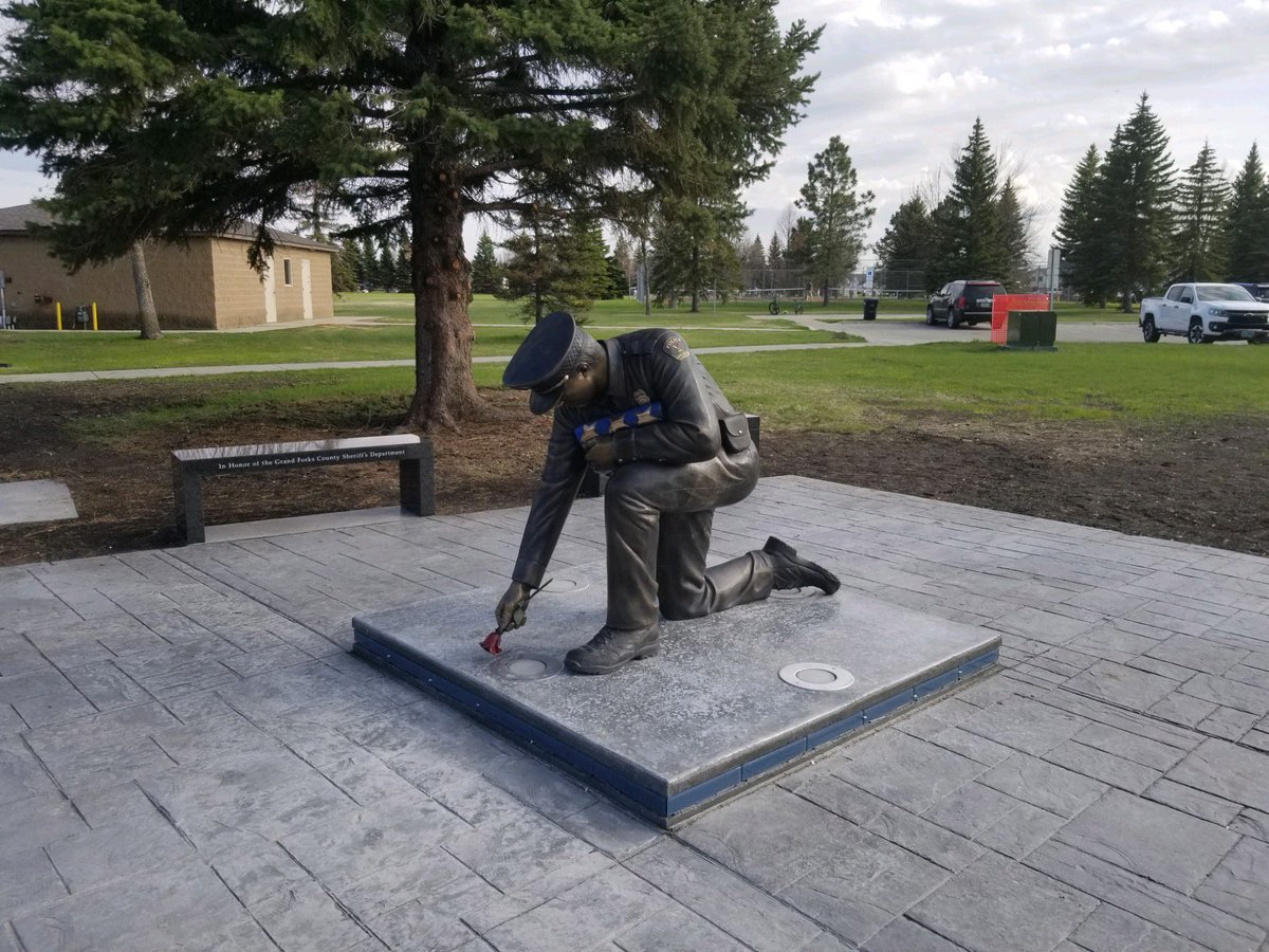 DrewWrigley's tweet photo. During #PoliceWeek, we honor the men and women who courageously stand between order and chaos, to protect our communities and preserve our peace and security. #BeWorthy #BTB #AG30 #Legendary #PoliceWeek2026 #BlessTheBlue https://t.co/bwDoG934BO