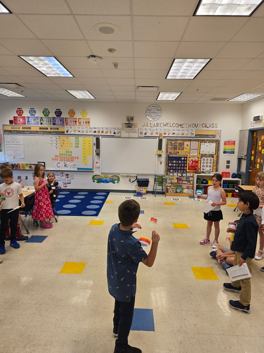 Avonworthschool's tweet photo. Second graders participated in #RemakeLearningDays by designing and testing Hoop Gliders with Investigations Teacher Mrs. Besterman! Students explored distance, air time, and problem-solving through hands-on STEM learning. ✈️📏 #RemakeLearningDaysPGH #STEMEducation https://t.co/ecpwY7F8Q7