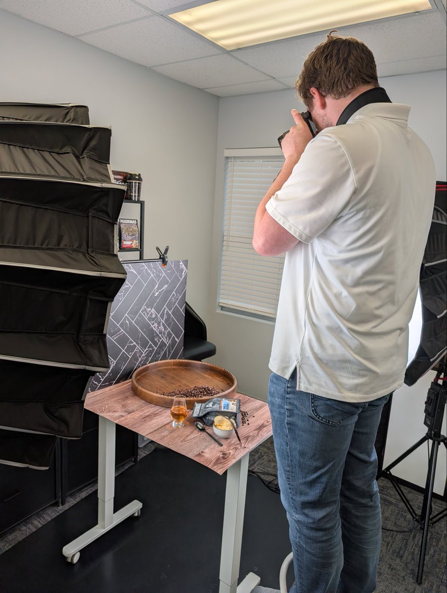 MADRINAS's tweet photo. @rhysand4rch We have no idea! We’ve reached out to support to try and get the issue fixed. Can confirm our in-house team are the ones behind the camera snapping photos! https://t.co/TYgBfOknN5