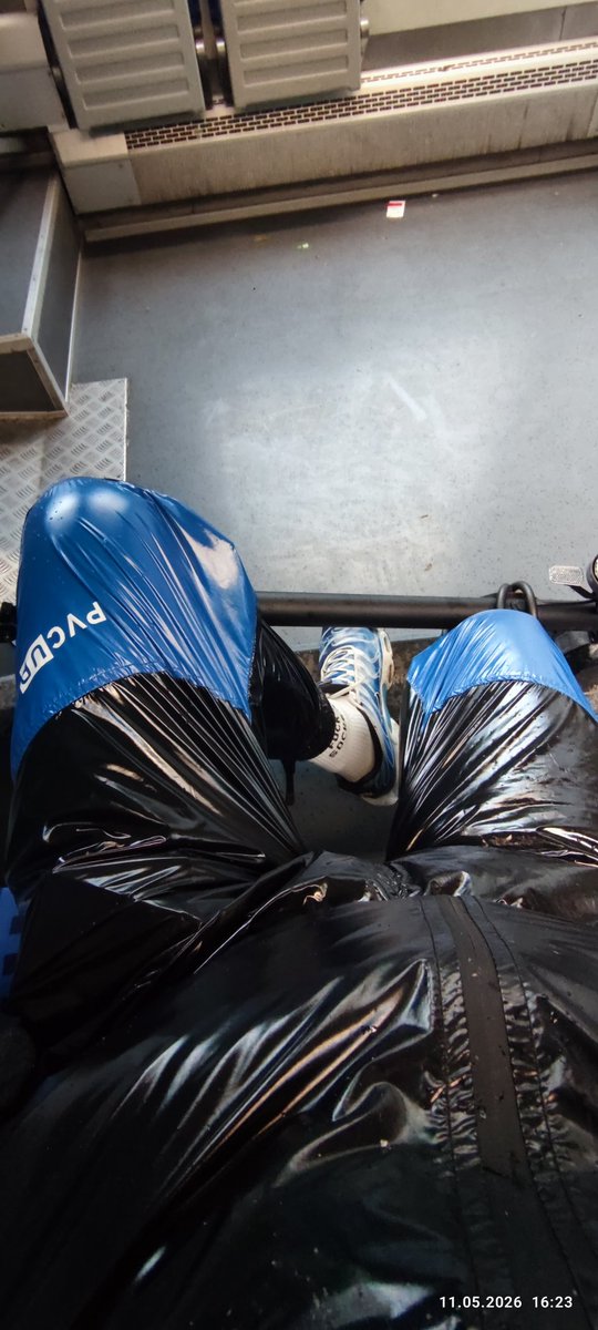 ScallyKiffeur's tweet photo. Train to hone , in shiny Gear , tn's and withe Sox
#pvcup https://t.co/JOcbfxKY3V