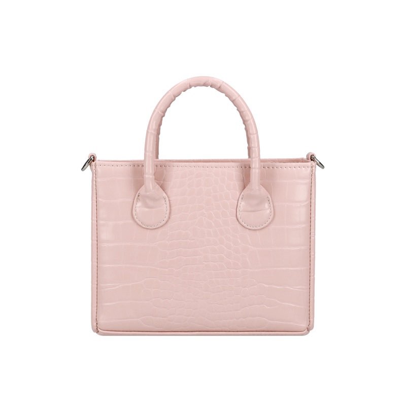 peatalrsv2's tweet photo. #ส่งต่อvissy สี rose /  size :6

📦🌺 ส่งต่อ 950 รวมจัดส่ง

มีถุง / สายครบ ❌ไม่มีกล่อง
( คุยได้นะคะ ส่งได้พรุ่งนี้เลยค่ะ )
พต. dm ka 
#ส่งต่อกระเป๋า 
#ส่งต่อvissy 
#ส่งต่อatreasurebox 
#ส่งต่อATB #ส่งต่อlabella 
#atreasureboxbag https://t.co/MKSfCNHrD2