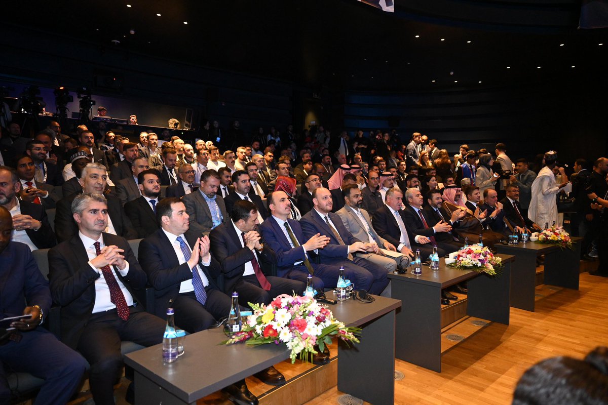 u_ibrahim_altay's tweet photo. Gençliğin enerjisi, kardeşliğin gücü Konya’da buluştu. 

Kadim şehrimiz Konya, 2026 yılında gençliğin, kültürün ve uluslararası kardeşliğin merkezi olmaya devam edecek.

İslam İşbirliği Teşkilatı Gençlik Başkenti 2026 programını gerçekleştirdik. 

Programımıza katılan başta gençlerimiz olmak üzere, Gençlik ve Spor Bakanımız Osman Aşkın Bak, IIT Gençlik ve Spor Dairesi Başkanı Dr. Boubakari Maiga, Suudi Arabistan Krallığı Spor Bakan Yardımcısı Vekili ve İslam Konferansı Gençlik ve Spor Bakanları Dönem Başkanı Ahmed Salman Alghimlas, Bangladeş Cumhuriyeti Gençlik ve Spor Bakanı Aminul Haque, Konya Valimiz İbrahim  Akın, AK Parti Genel Merkez Teşkilat Başkanımız Ahmet Büyükgümüş, AK Parti Konya Milletvekillerimiz Mehmet Baykan, Selman Özboyacı, Hasan Ekici, AK Parti İl Başkanımız Fatih Özgökçen ve belediye başkanlarımıza teşekkür ediyorum.