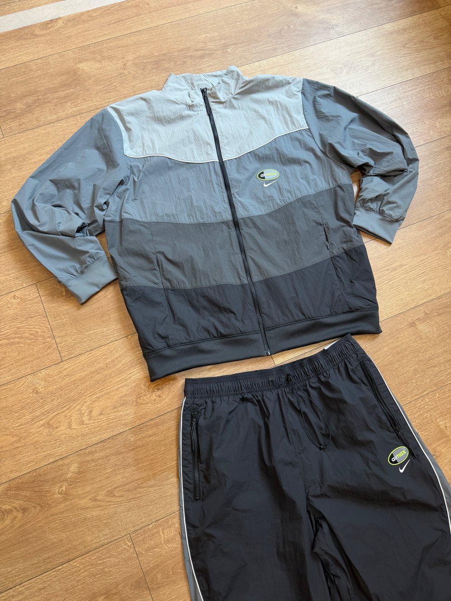 CaminoTV's tweet photo. un ensemble nike bien méchant à 120€ au lieu de 210€ c'est vraiment pas négligeable 

veste https://t.co/gQCp41dFp3 110€▶️65€
pant https://t.co/oCcUGKsfAU 100€▶️55€ https://t.co/UCCCZHZEEc