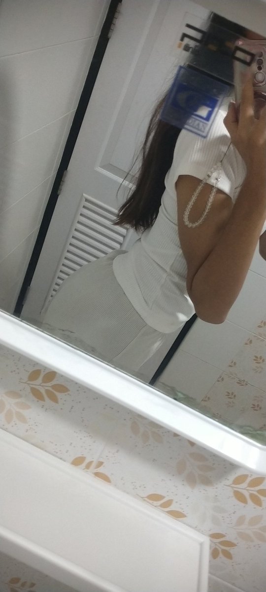 Thicha tweet media
