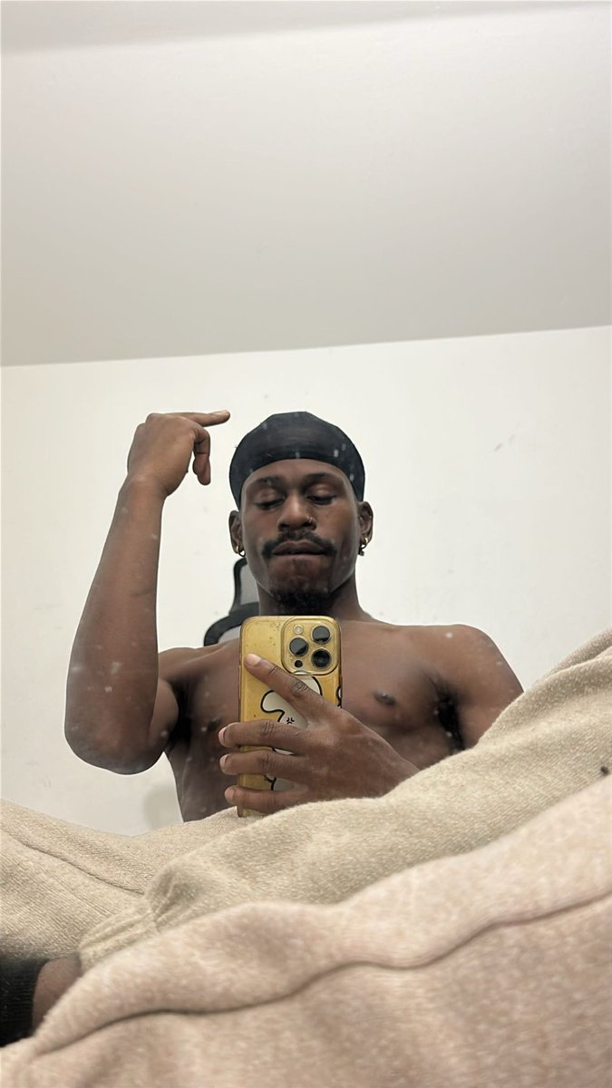 BRIIICKHOUSEEE's tweet photo. Fresh off the wake😴 https://t.co/SZuTsB87Eh