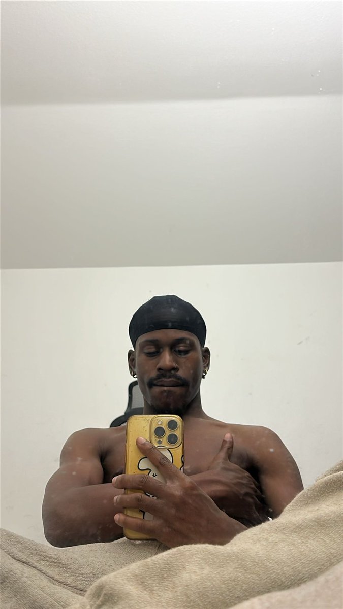 BRIIICKHOUSEEE's tweet photo. Fresh off the wake😴 https://t.co/SZuTsB87Eh