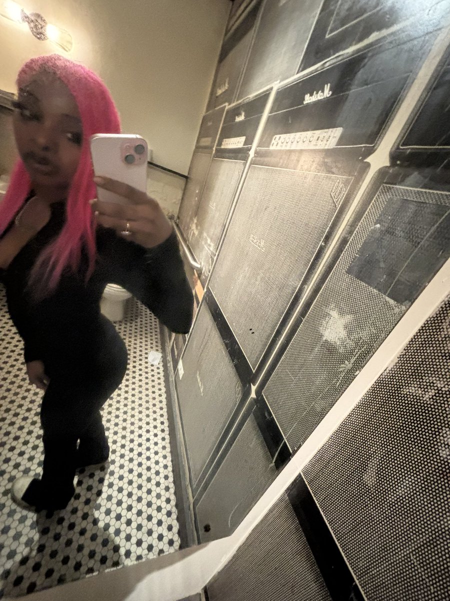 $k!ttlz tweet media