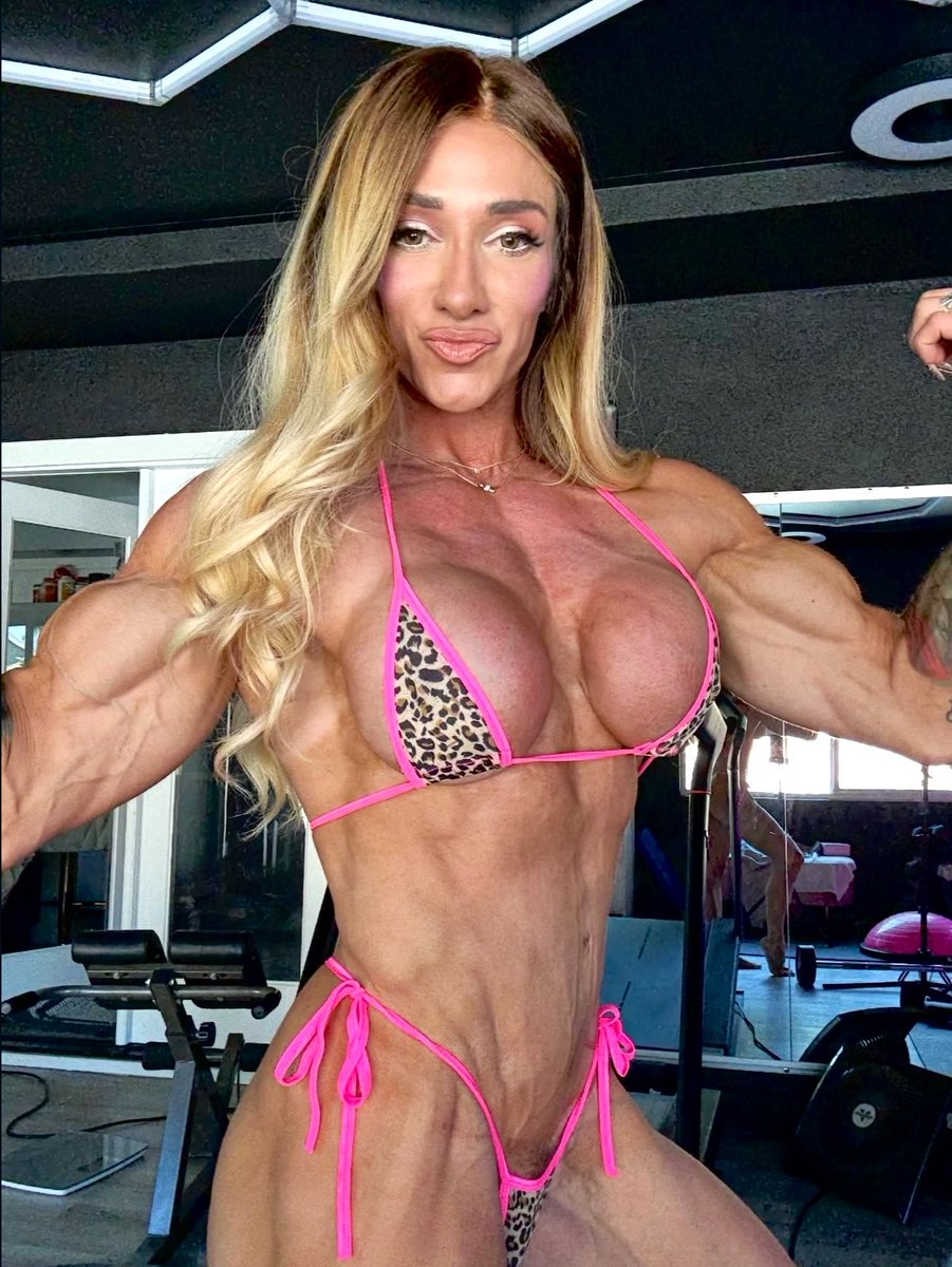 Muscle Mommy Madness tweet media