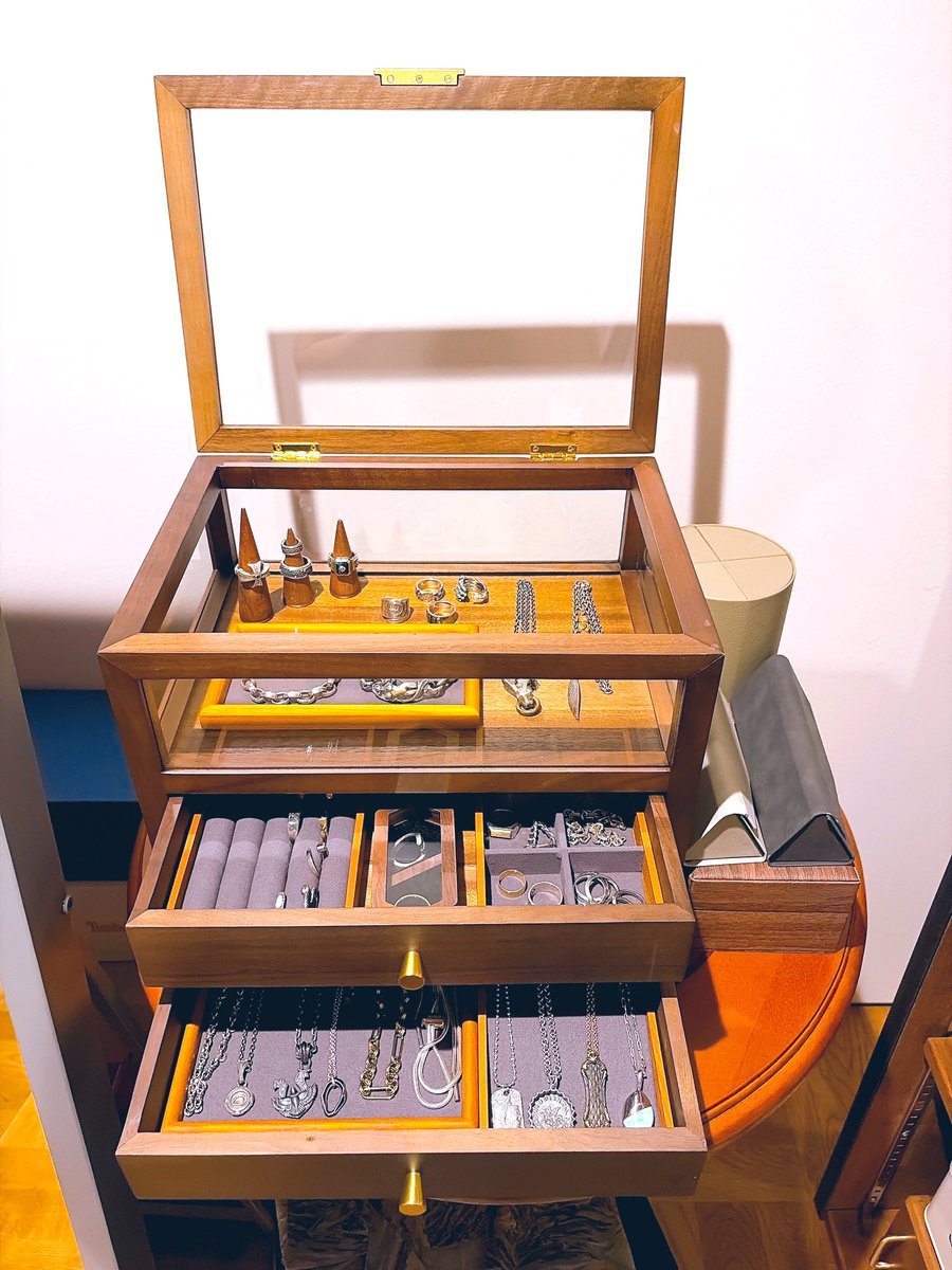 basasi1023's tweet photo. アクセサリーの収納も一新した。
まだまだ入る😤 https://t.co/rzuPUQp4Ww