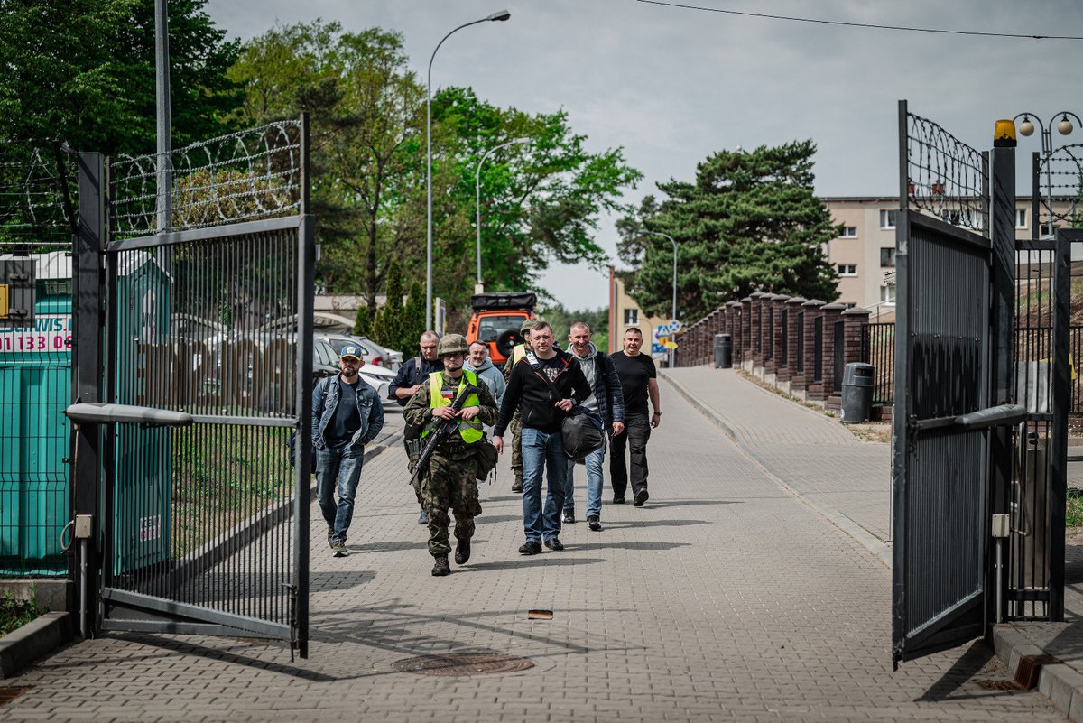 1. Warszawska Brygada Pancerna tweet media