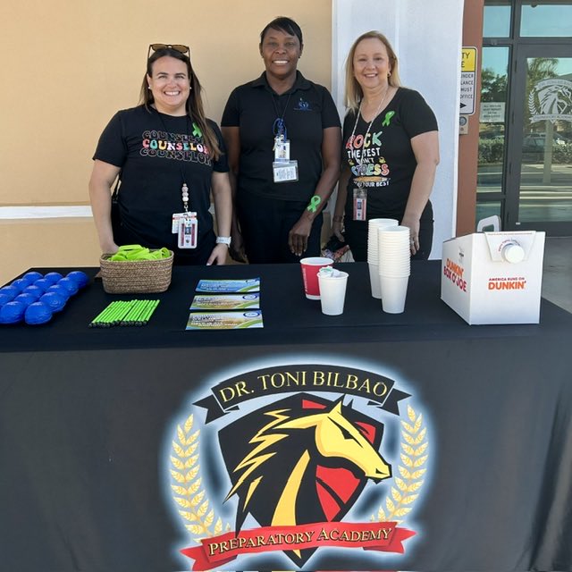 MDCPS_MHS's tweet photo. Mental Health Awareness is done through collaboration! @dtbprep  welcomes families to gain information &amp; connect with their student services team, Mental Health Coordinator Ms. Dinzey and SRO. 

Prevention starts with Connection! @MDCPSCentral @MDSPD https://t.co/rNewDJIHAP
