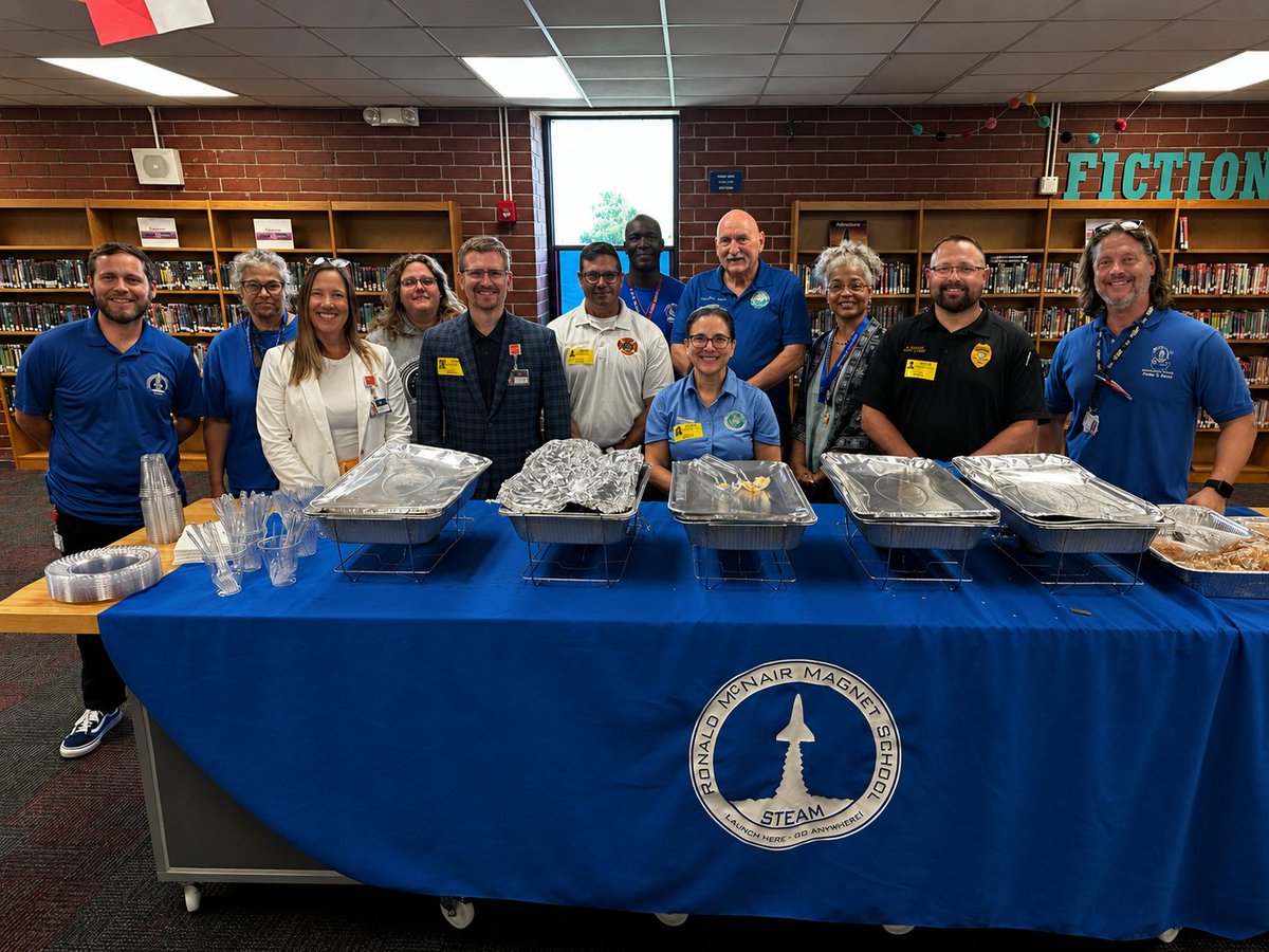 BrevardSchools's tweet photo. Thank you, @orlandohealth! McNair Middle School teachers were celebrated with lunch at an end-of-year appreciation. Community leaders joined as Rockledge Police served meals, supporting the educators who make a difference every day. #1Brevard https://t.co/YNFZiLrbMr