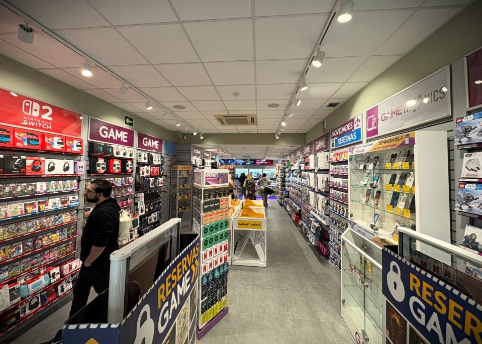 VideojuegosGAME's tweet photo. ¡Seguimos creciendo! 🚀

Hoy, 11 de mayo, estrenamos nueva tienda GAME en Pontevedra, ubicada en la Calle Benito Corbal 19. ¡Os esperamos! 💜 https://t.co/ejGPiS4l0W