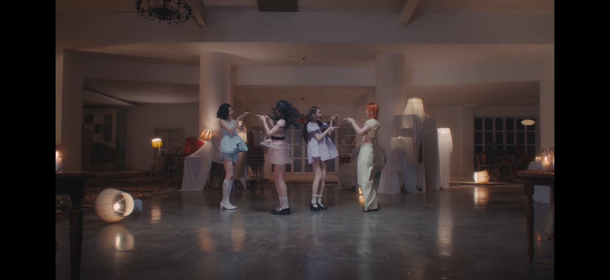 Gyozabbitiger's tweet photo. 人生の終わりにそんな夢をみたい♬
https://t.co/ayI8rvRU2f
 #ISSUE_Quartet_MV https://t.co/h9lVlS2zRK