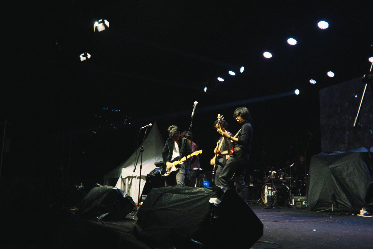 SHTHEBAND's tweet photo. Foto jadul (alias 5 bulan yang lalu) https://t.co/Zx9mcEcVOX