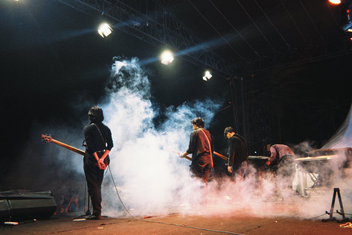 SHTHEBAND's tweet photo. Foto jadul (alias 5 bulan yang lalu) https://t.co/Zx9mcEcVOX