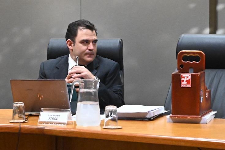 Juanma15's tweet photo. Lunes en Comisión Investigadora por la compra de María Dolores. Comparecen la Sociedad de Fomento Colonia 33 Orientales de Florida y la Sociedad de Productores de Leche de San Ramón. Agradecemos sinceramente la disposición y los aportes de ambas instituciones, aunque resulta difícil entender qué relación tienen sus comparecencias con el objeto concreto de la denuncia que se investiga.