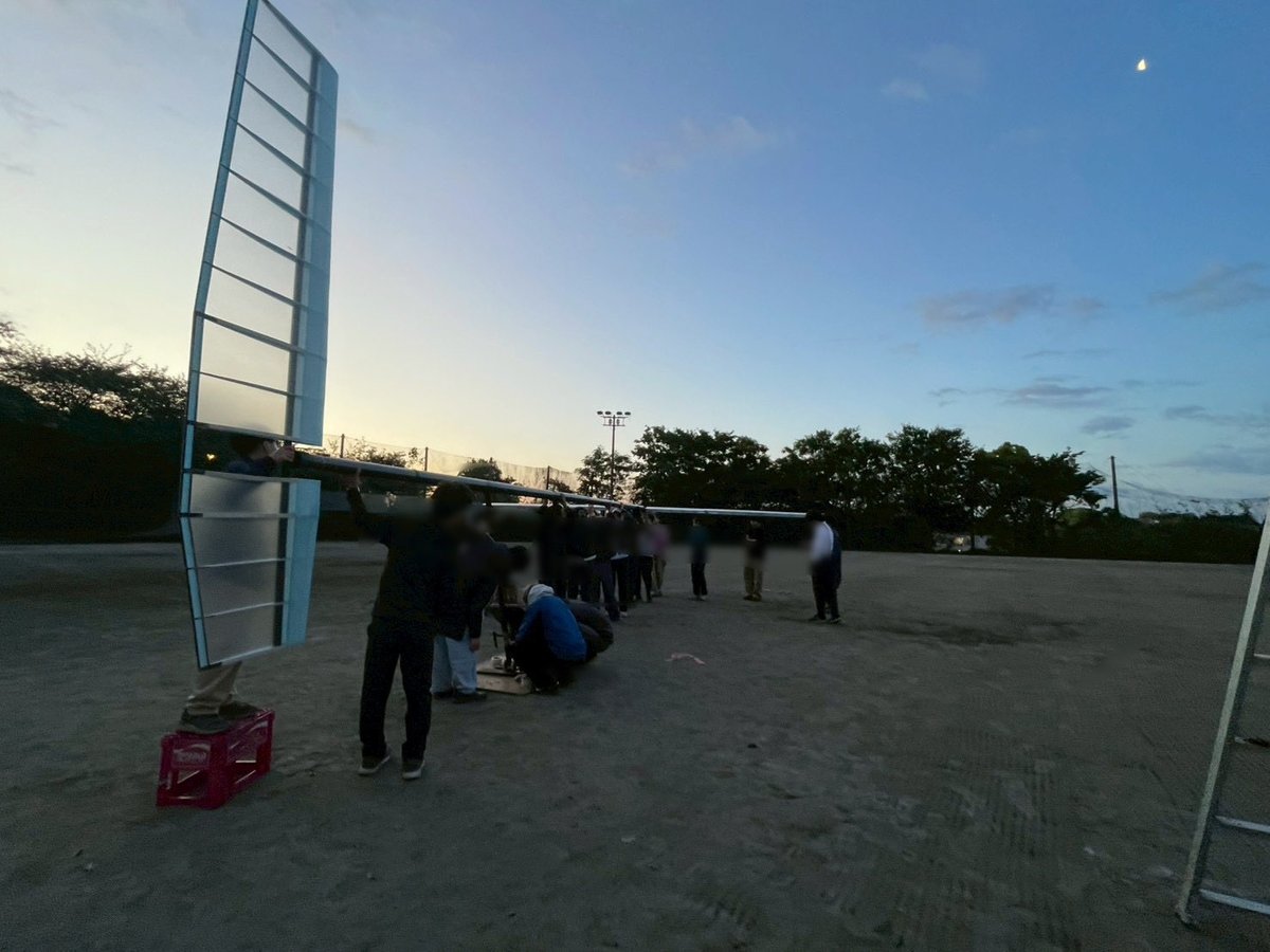 ynu_birdman's tweet photo. 2年ぶりの機体運用なので部分的に組み立てをし、垂直尾翼の操舵の確認等を確認することができました。現在、全組試験に向けて作業してます！

#横浜AEROSPACE
#横浜エアロスペース https://t.co/hKf6lRQl3Q
