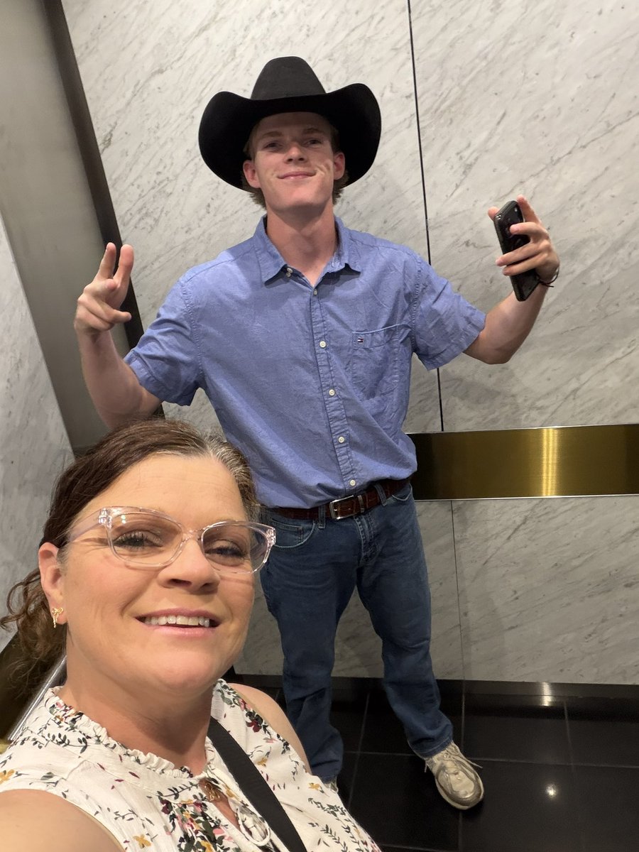 TaraMBurke's tweet photo. Had a wonderful Mother’s Day with these kiddos. They spoiled me. @_keegan21_ and I went to Blake Shelton on Friday. Hallie had her dance recital Saturday and Merrick played a tournament this weekend. The kids all cleaned, washed my car &amp; cooked me dinner. #lovethislife #sportmom https://t.co/vnnuSH57c8
