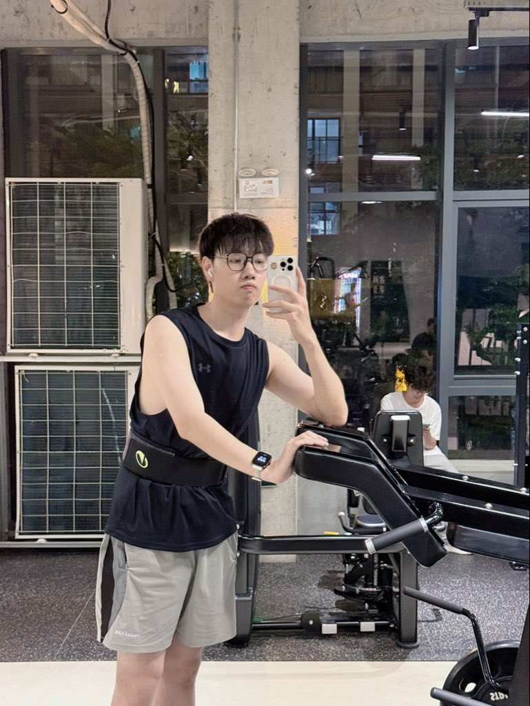 振袖秋风问红叶 tweet media