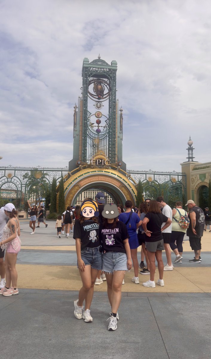 juvynae's tweet photo. Finally wearing our miniteen shirts 😅 https://t.co/eyMIMMcar1