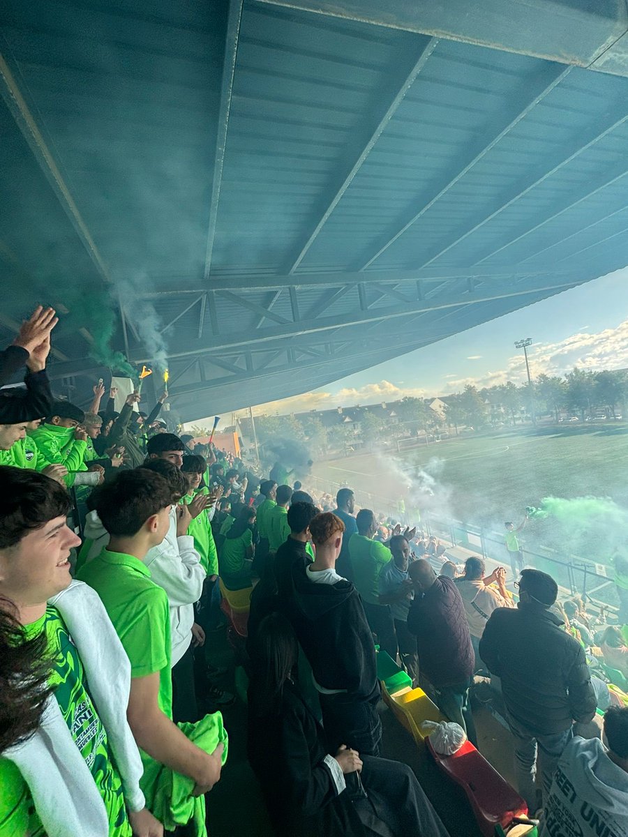 APSantaIsabel's tweet photo. 🥹 ORGULLO DE AFICIÓN

🏘️ ORGULLO DE BARRIO

💚 ORGULLO DE CLUB

🧑‍🧑‍🧒‍🧒 Esto es el Santa, una FAMILIA 

#ElSantaTeHaceVibrar https://t.co/6bgEuswbjl