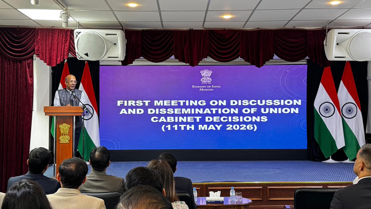 IndEmbMoscow's tweet photo. Ambassador Shri @vkumar1969 held a discussion with officers of the embassy on the recent decisions made by the Union Cabinet.

@narendramodi @PMOIndia @MEAIndia @IndianDiplomacy @PIB_India @DDNewslive  @airnewsalerts @GoI_MeitY @SemiconIndia @RailMinIndia @TexMinIndia @shipmin_india