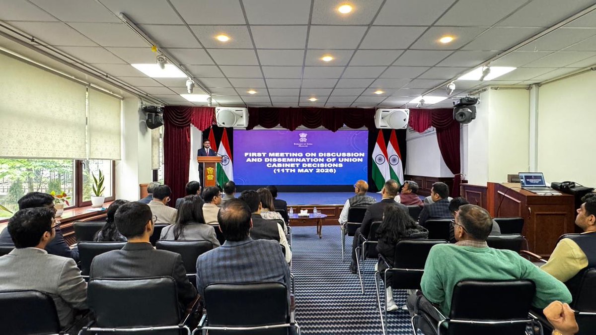 IndEmbMoscow's tweet photo. Ambassador Shri @vkumar1969 held a discussion with officers of the embassy on the recent decisions made by the Union Cabinet.

@narendramodi @PMOIndia @MEAIndia @IndianDiplomacy @PIB_India @DDNewslive  @airnewsalerts @GoI_MeitY @SemiconIndia @RailMinIndia @TexMinIndia @shipmin_india