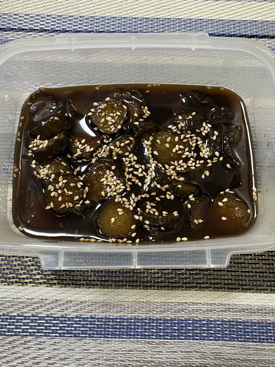 hensachi60's tweet photo. きゅうりは苦手ですがこれぐらい原形のない調理法であればおいしく食べられますね
そうまでして食べたいあたりが私はもう逆にきゅうりに執着してるし大好きなのでは🥒🤔 https://t.co/OWafRjGslU