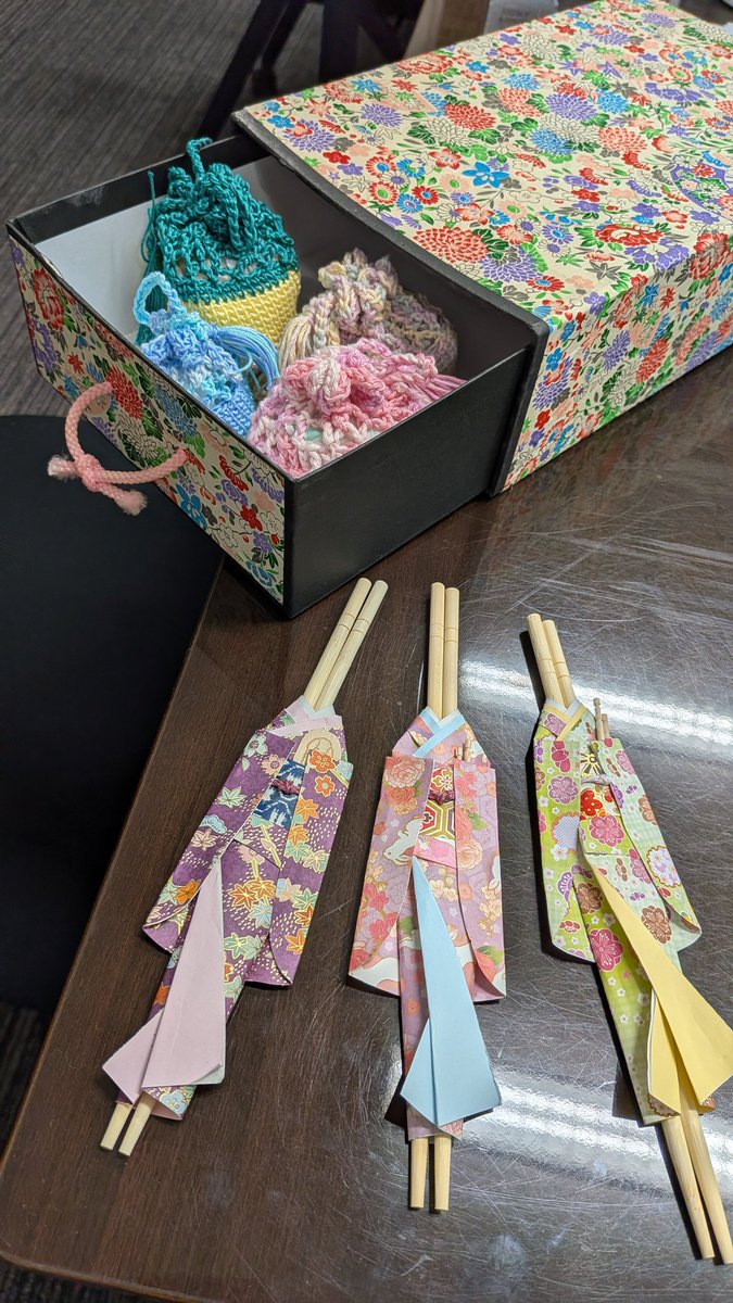 heimhoumonkango's tweet photo. 呉服店で育ったご利用者様からいただきました。ハンドメイドです！ありがとうごさまいました🥹
作り手のかたの想いも伝えられるようになりたい。ものづくり日本！

私たちは訪問看護ステーションです。 https://t.co/hyzkFjdOIX