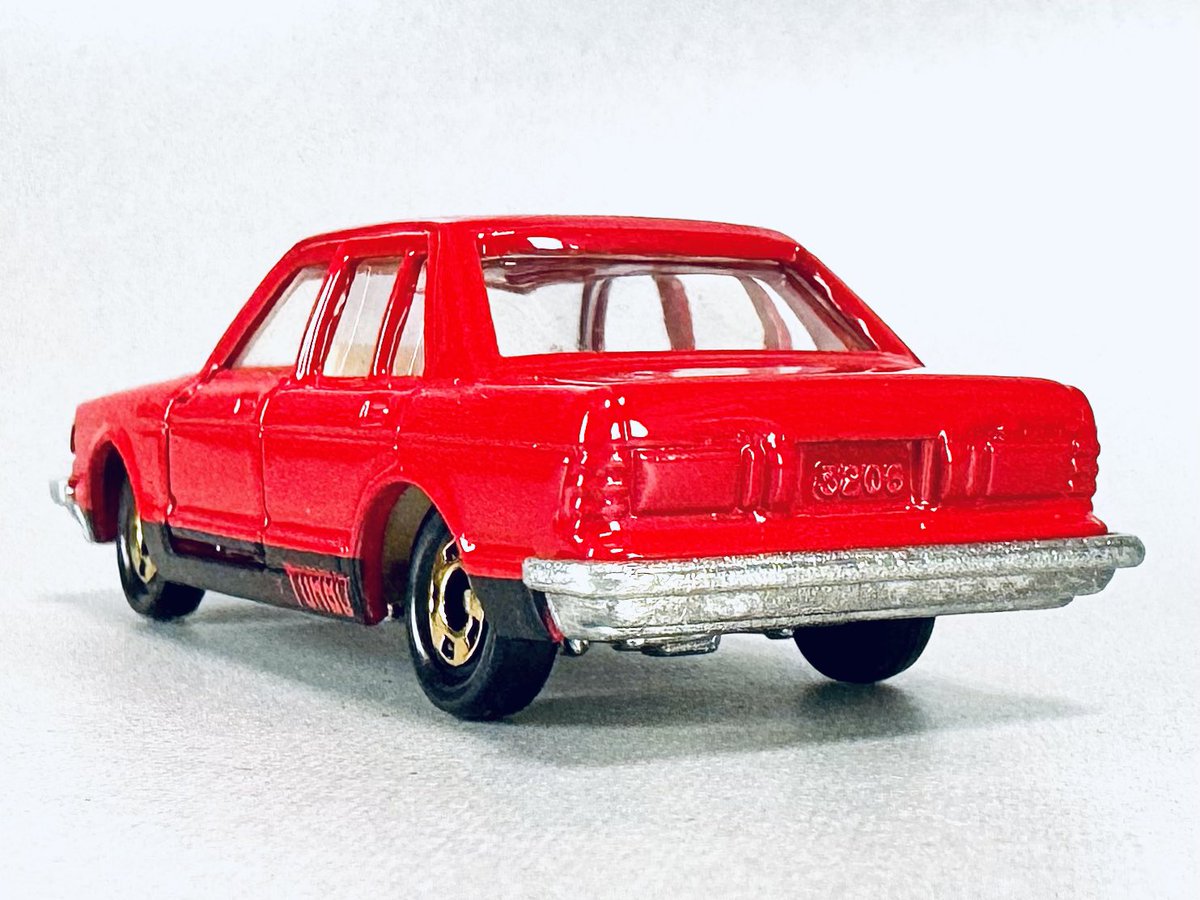 日産 ブルーバード 1800ターボ SSS-XG 「トミカ誕生記念コレクション