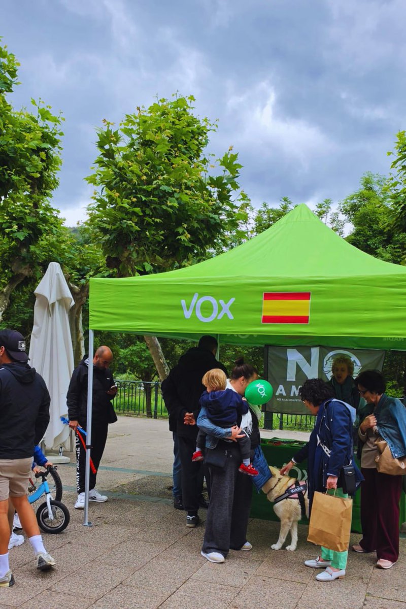 VOX Orense tweet media