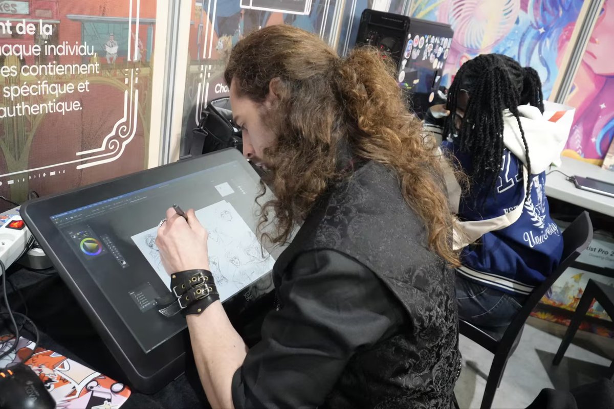 XPPentablette's tweet photo. 👀🫣As-tu trouvé le stand de XPPen dans le Paris Manga Sci-Fi Show ce mars ? Quel moment inoubliable ! 😺😺
Merci à tous pour votre enthousiasme 🥰🥰 et félicitations aux vainqueurs du concours de cosplay🎉🎉
#XPPen #festival #popculture #pendisplay #magicdrawingpad https://t.co/eZGS8i8o90