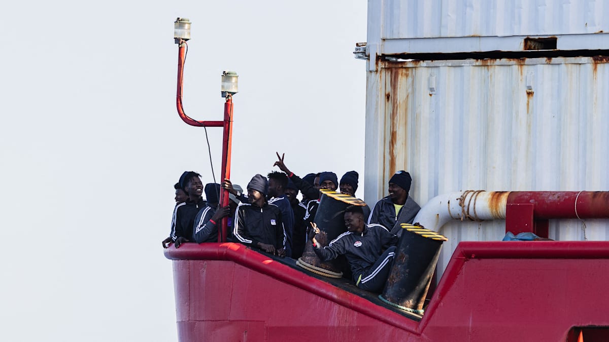 Griechischer Minister warnt – 550.000 Migranten warten in Libyen auf Überfahrt nach Europa to.welt.de/F80OYct
